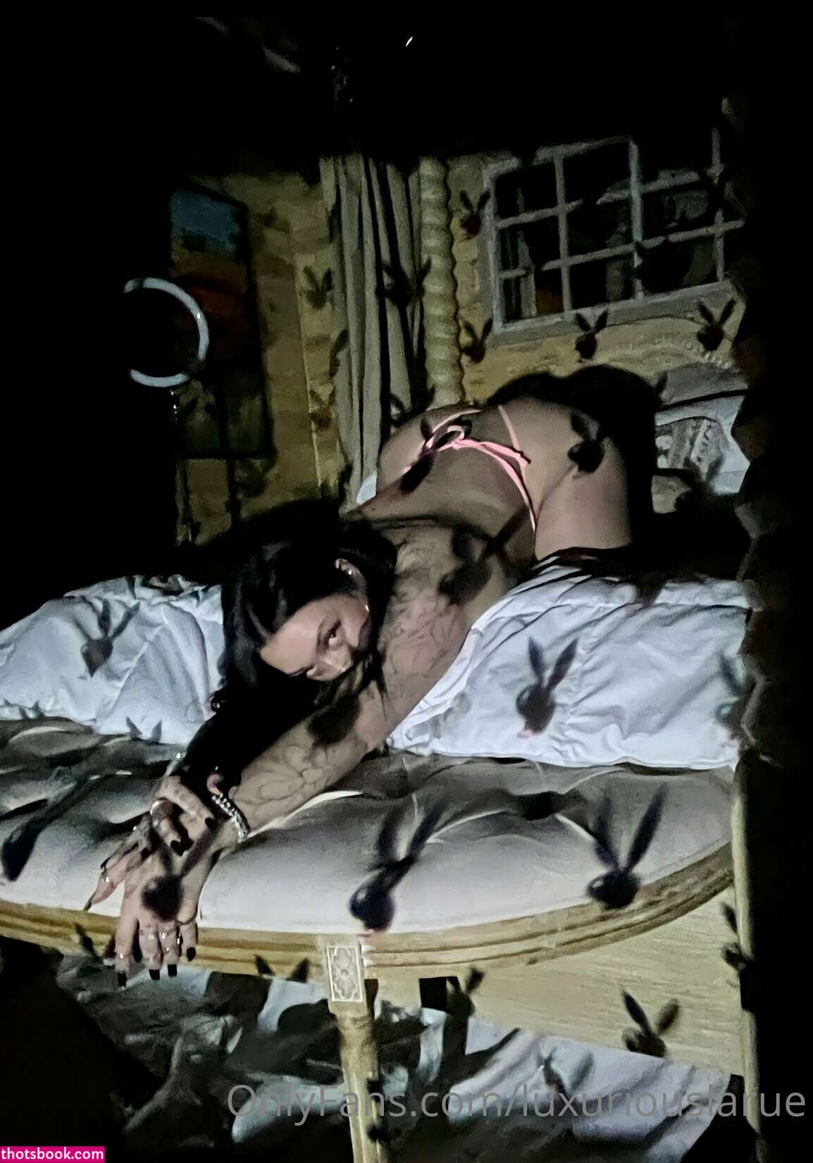 Luxurious Larue Photo #25