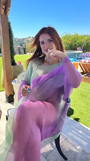 Bella Thorne Photo #218