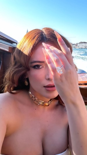 Bella Thorne Photo #222