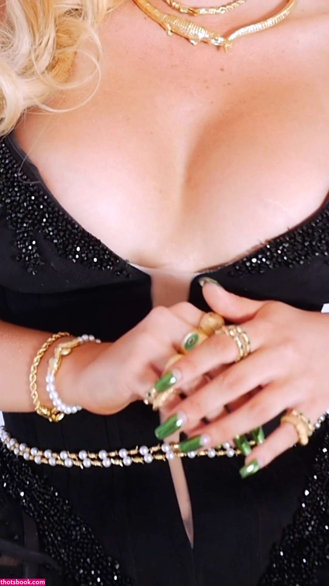 Bella Thorne Photo #253