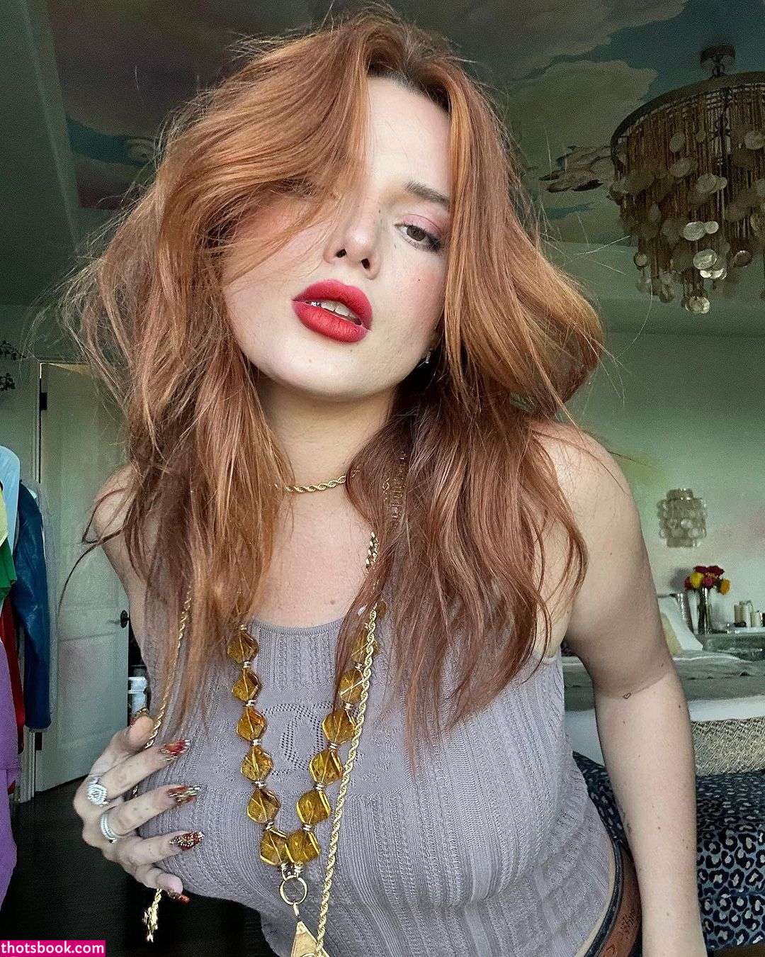 Bella Thorne Photo #260