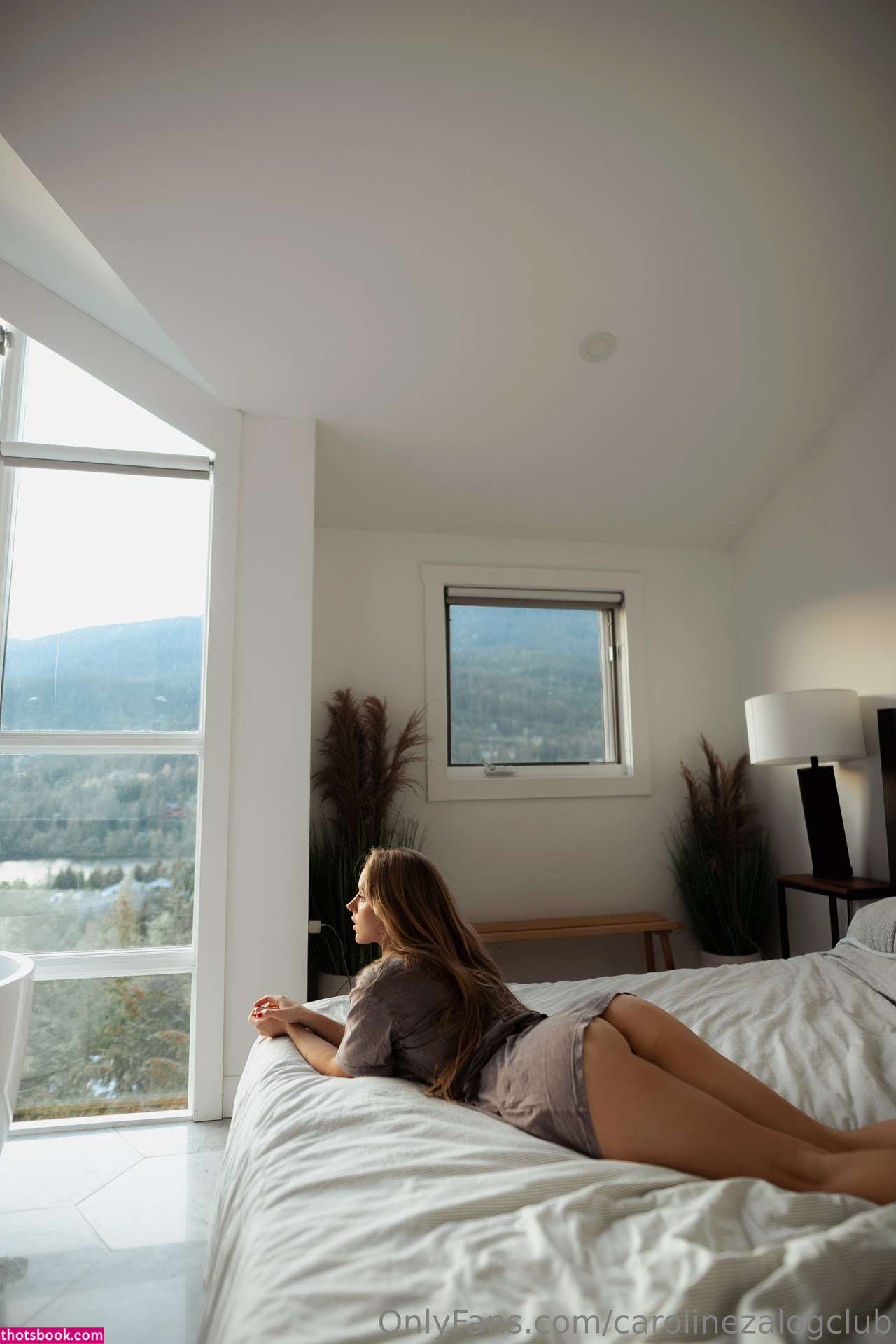 Caroline Zalog Photo #960