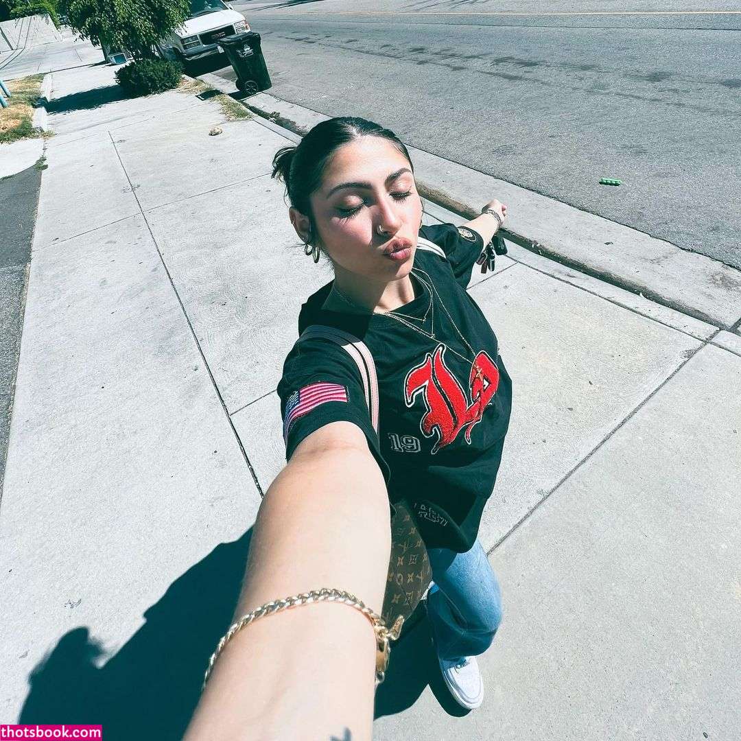 Alondra Delgado Photo #7