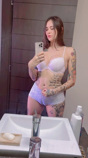 Melina Shakur Photo #12