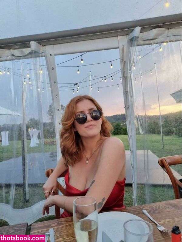 Chloe Maddren Photo #4