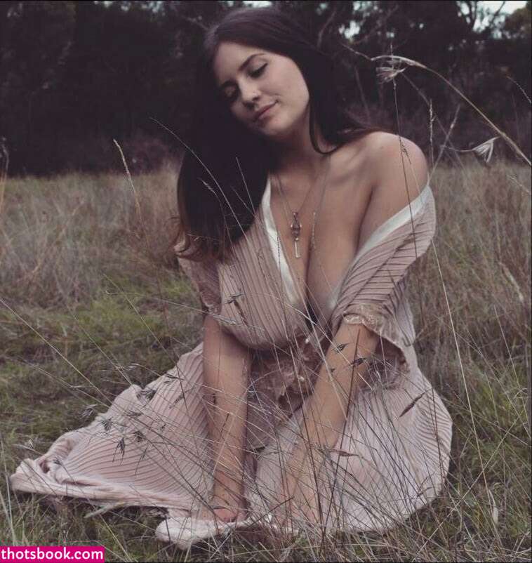 Chloe Maddren Photo #8