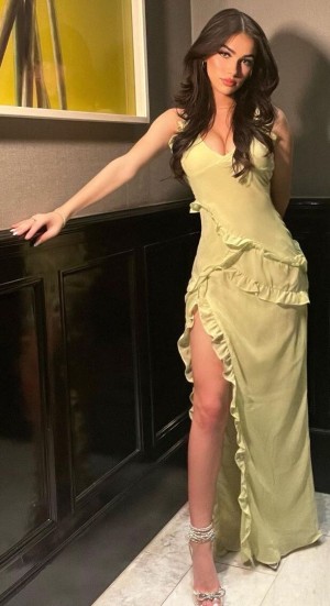 Julia Merekoulias Photo #25