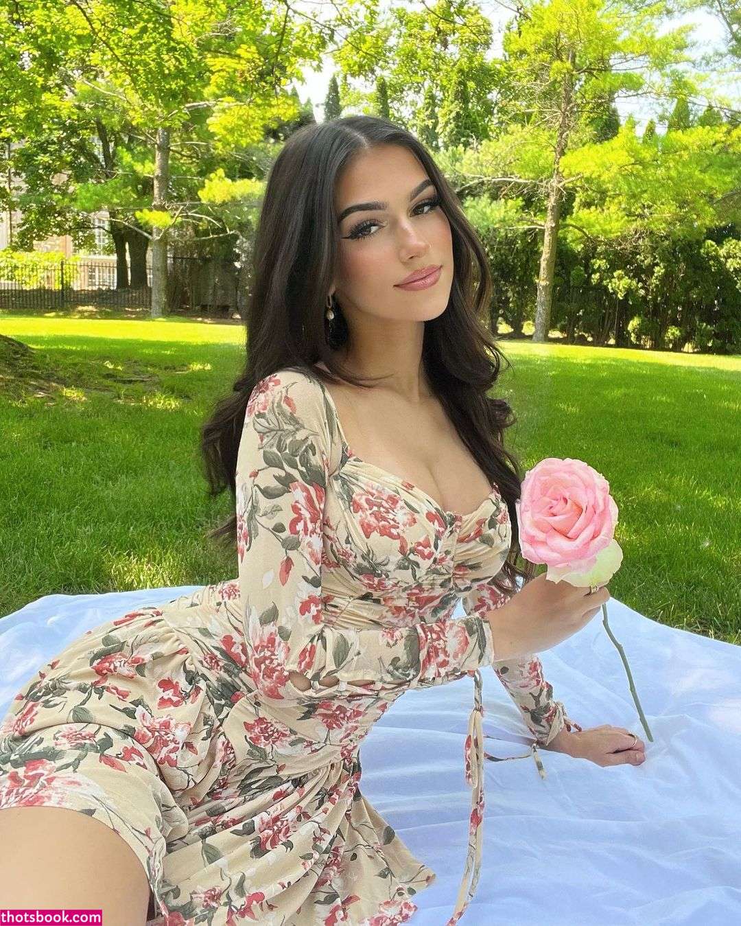 Julia Merekoulias Photo #62