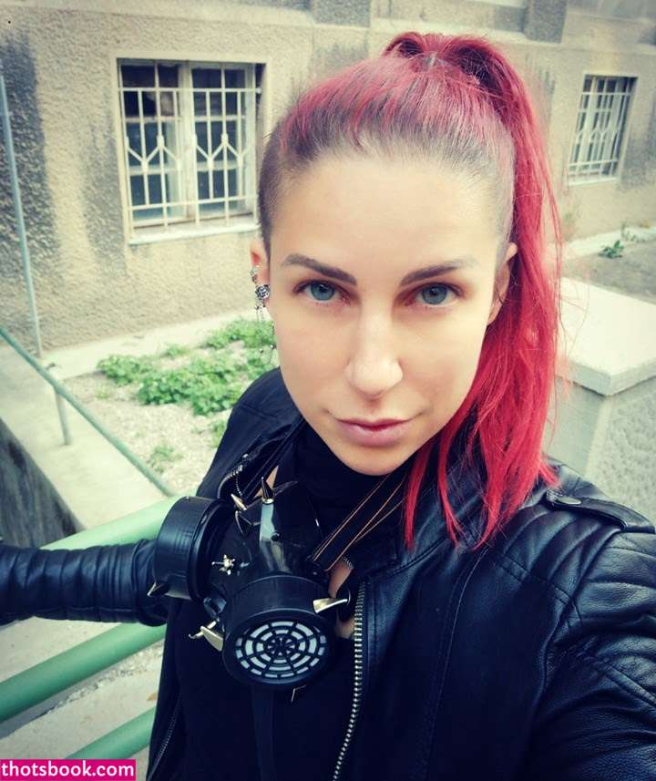 Larraphoenix Photo #7