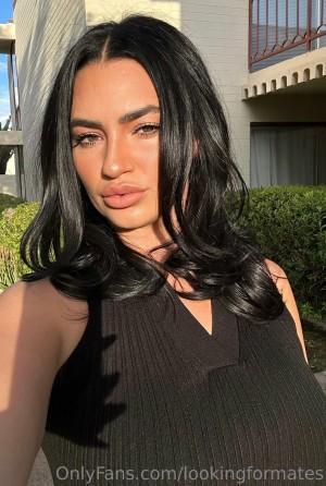 Olivia Knight Photo #2