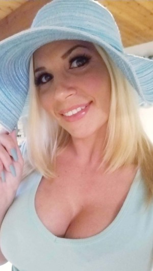 Rebeca Linares Photo #23