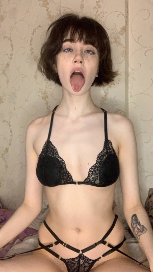 Yoursmalldoll Photo #16