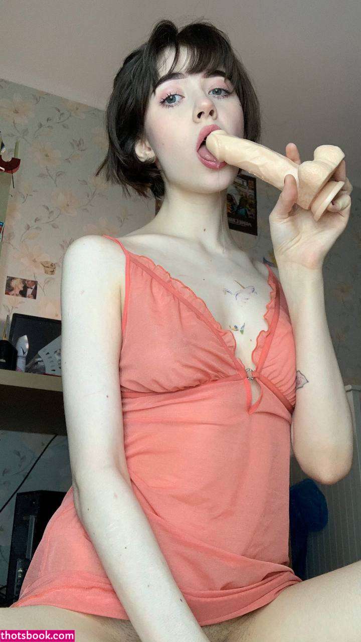 Yoursmalldoll Photo #35