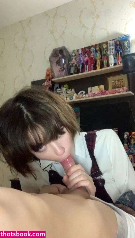 Yoursmalldoll Photo #37