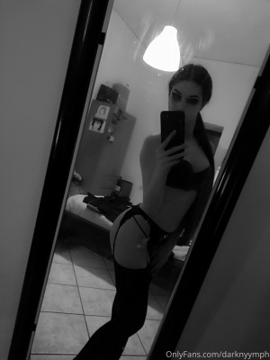 Darknyymph Photo #14