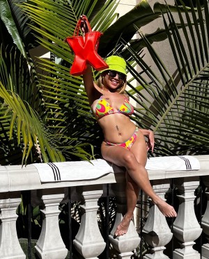 Victoria Kuang Photo #17