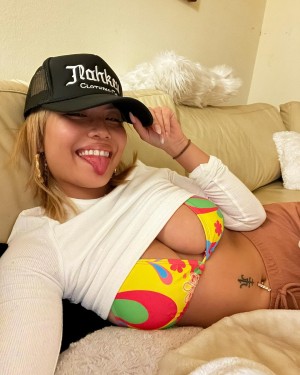 Victoria Kuang Photo #19