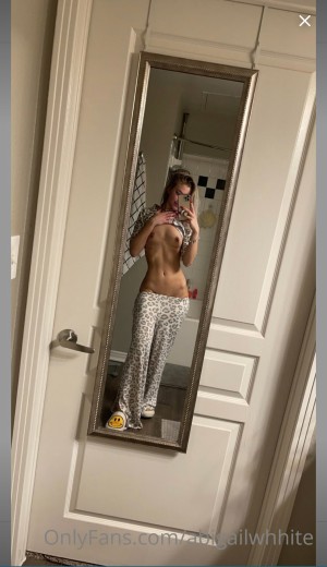 abigailwhhite Photo #44