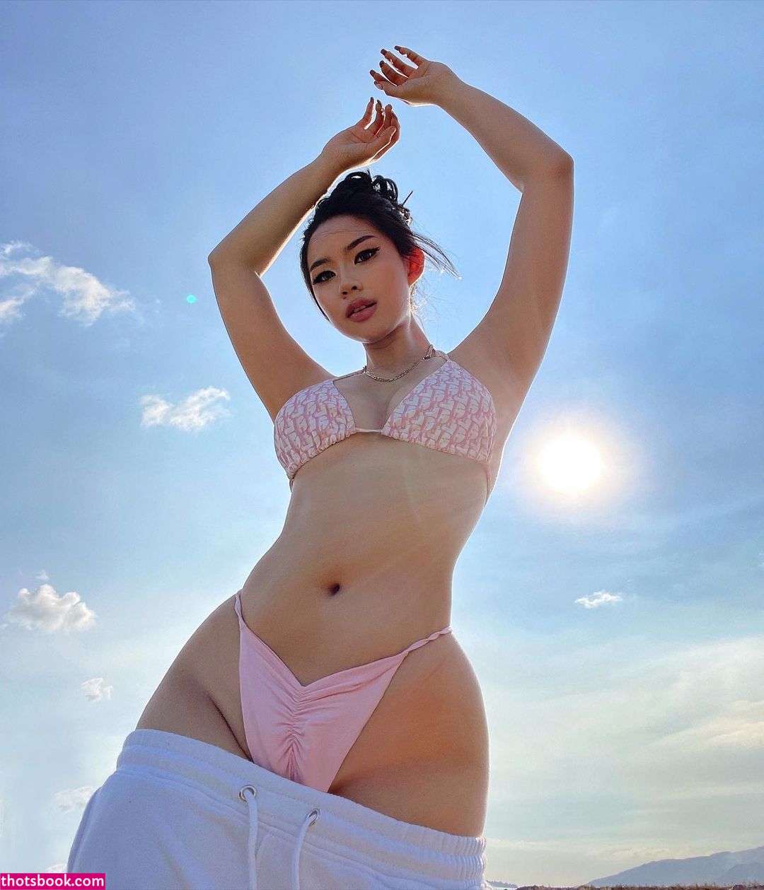 Rachelle Ruth Photo #3