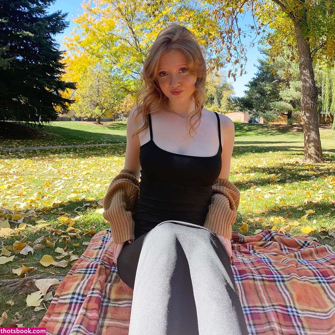 Makenna Kelly Photo #35