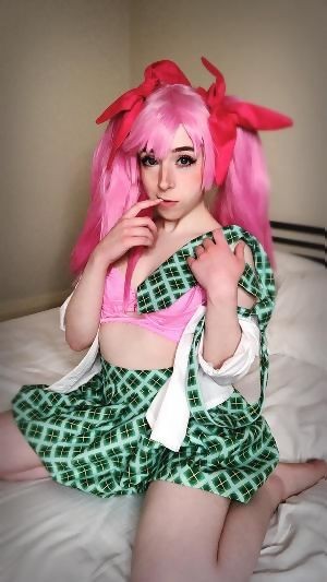 Knifearella Photo #3