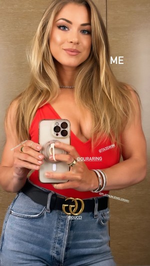 Nikki Leigh Photo #4