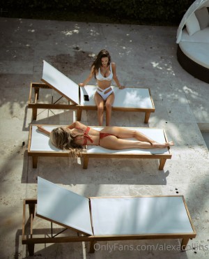 Alexa Collins Photo #2