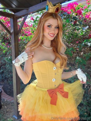 Elly Clutch Photo #238