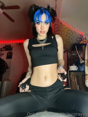 charleygrayyy Photo #17