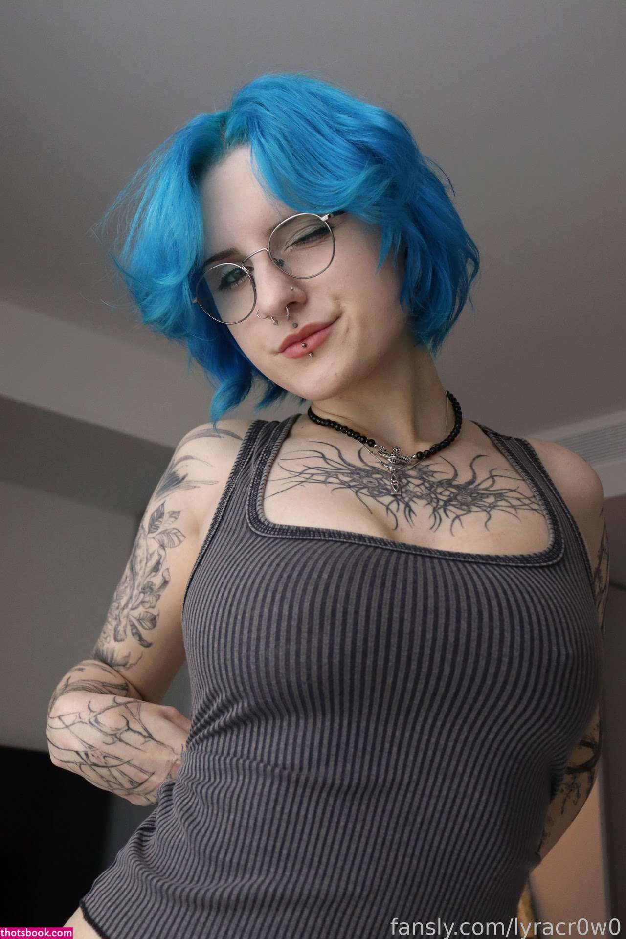 Lyra Crow Photo #786