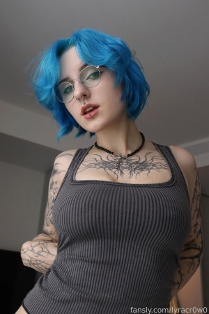 Lyra Crow Photo #785