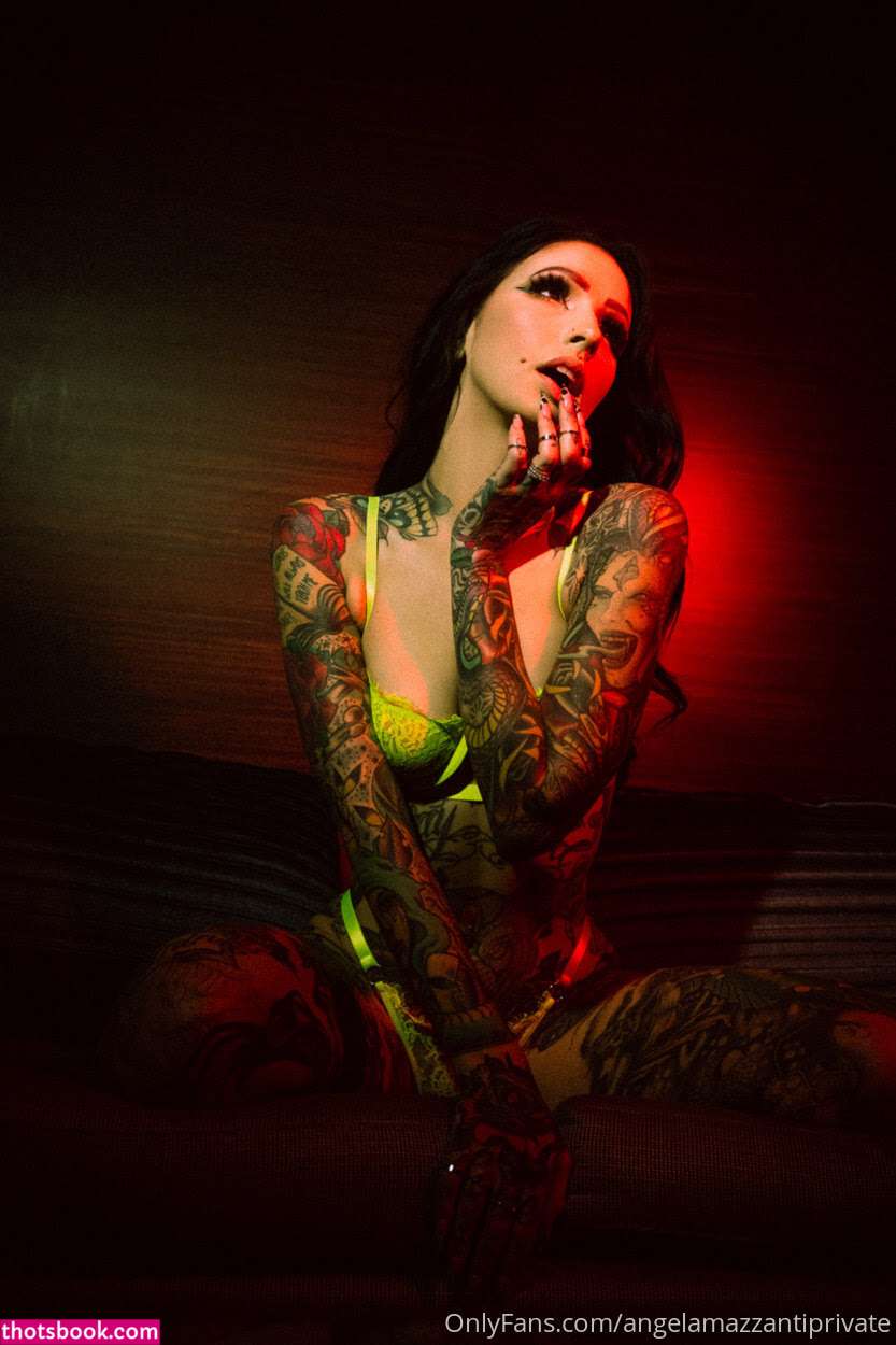 Angela Mazzanti Photo #104