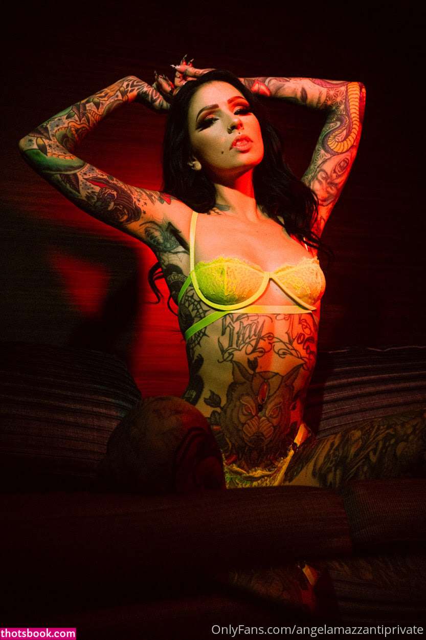 Angela Mazzanti Photo #111