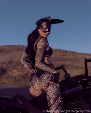 Angela Mazzanti Photo #135
