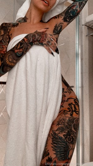 Angela Mazzanti Photo #181