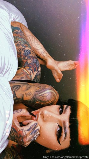 Angela Mazzanti Photo #188