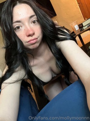 Mollymoonnn Photo #59