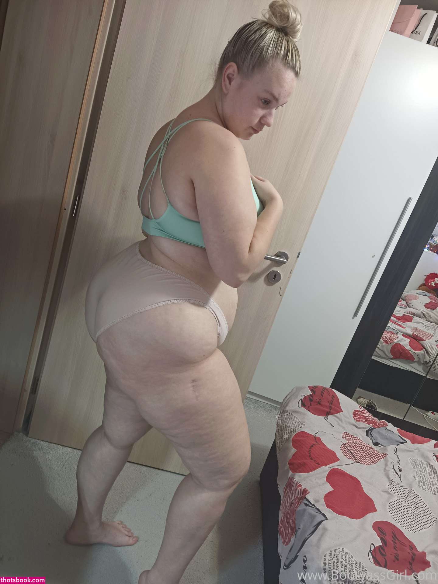 Bootyass Girl Photo #77