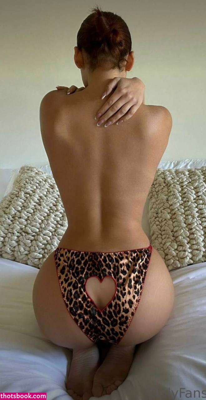 Kelsey Calemine Photo #51