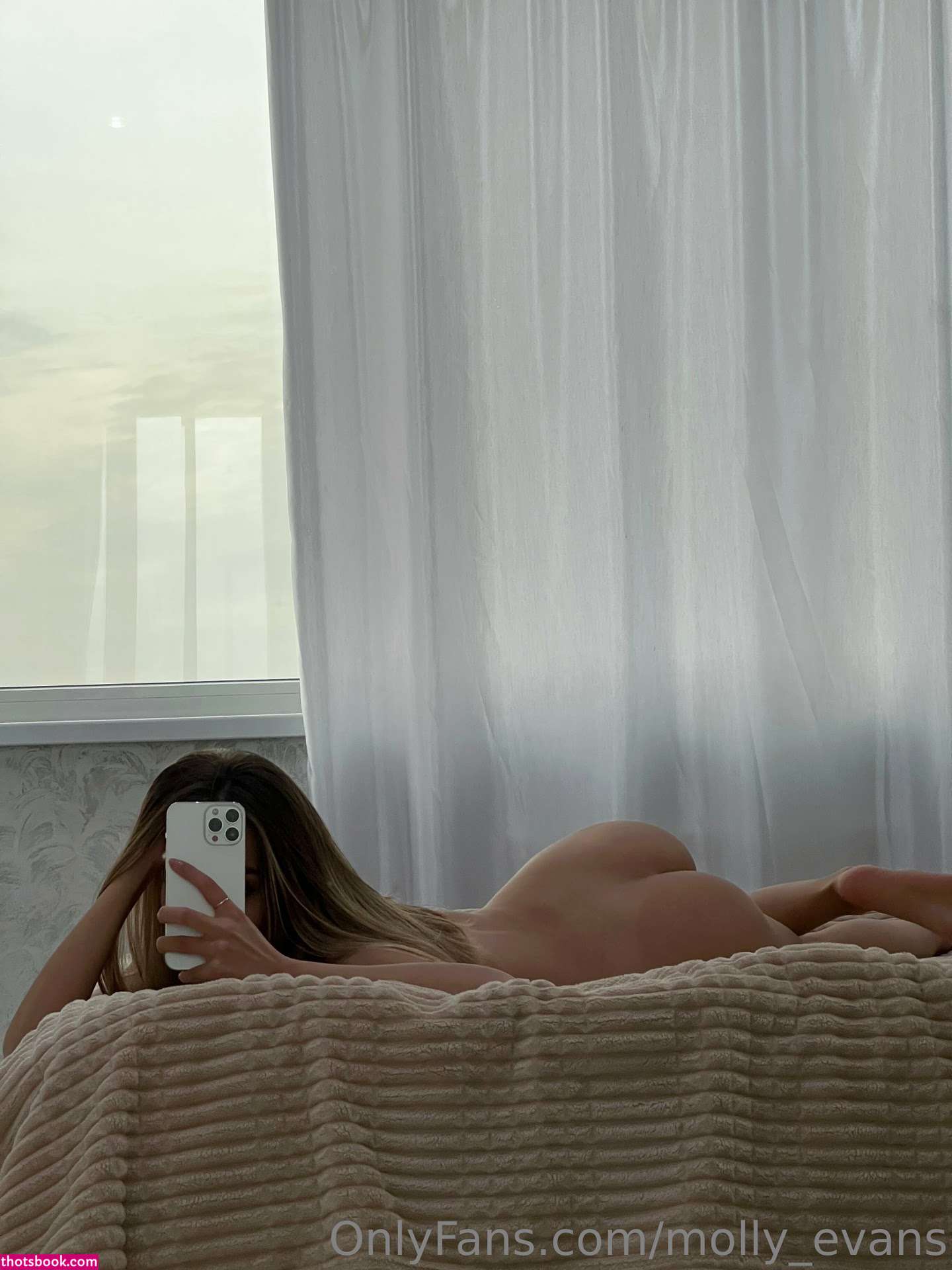 Molly Evans Photo #9