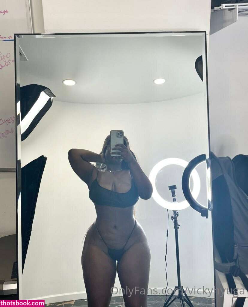 Vicky Hyuga Photo #4