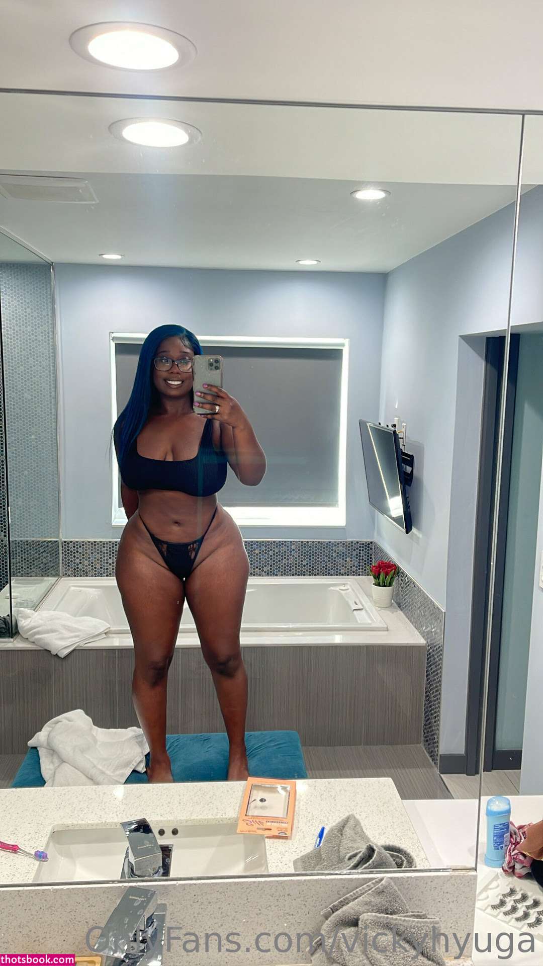 Vicky Hyuga Photo #128