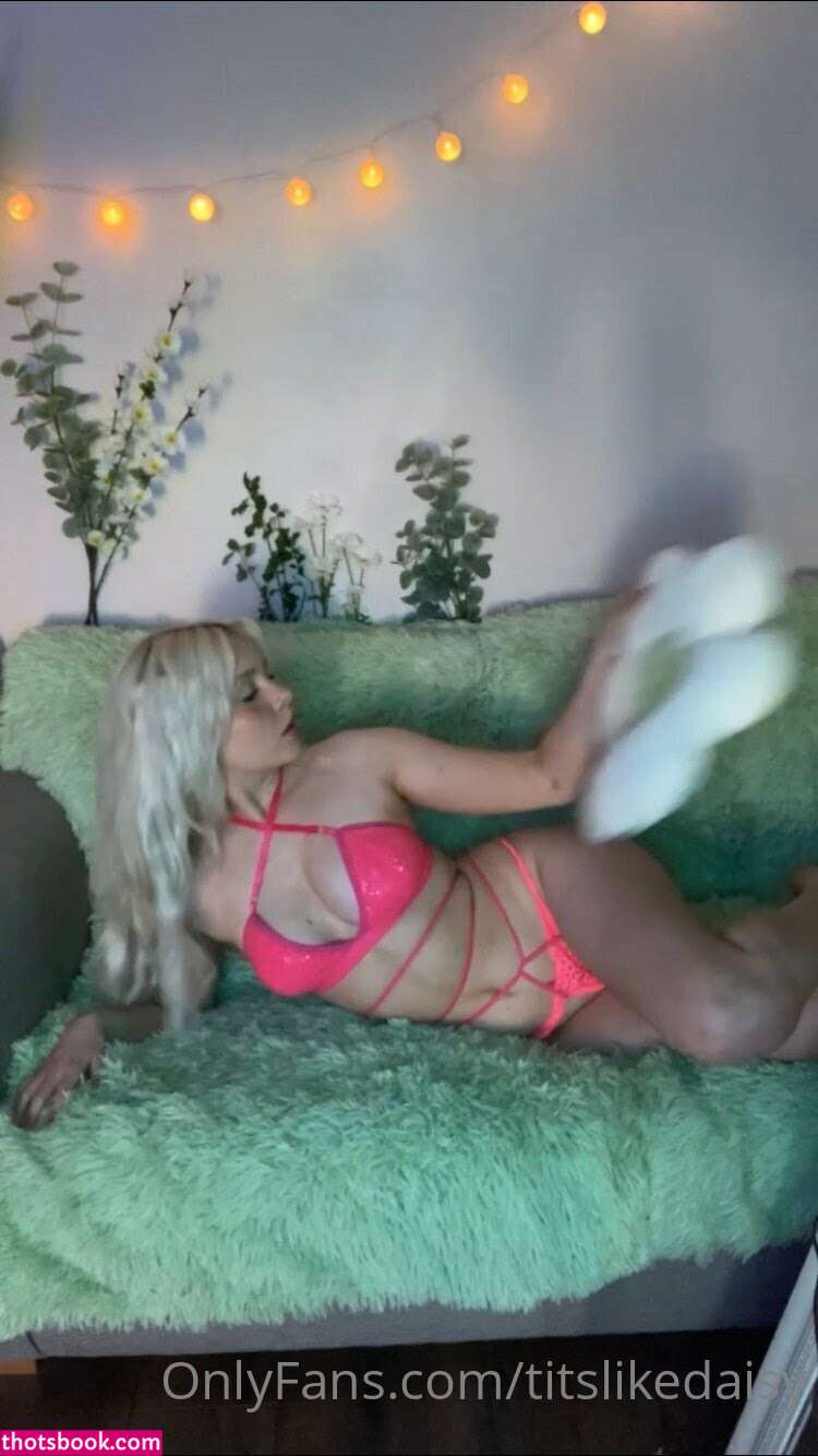 itslikedaisy Photo #30