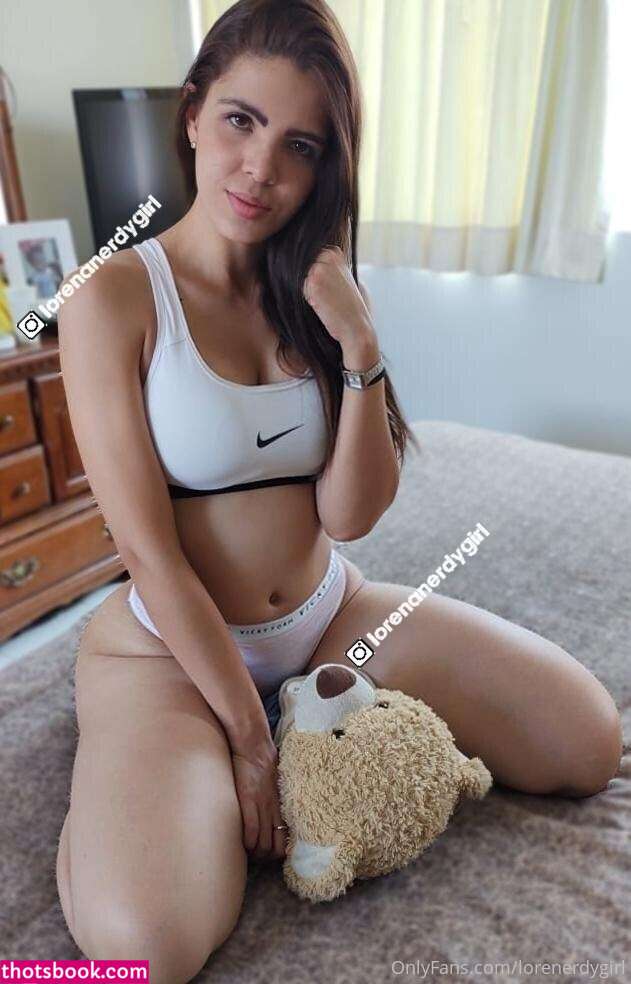 Lorenanerdygirl Photo #28