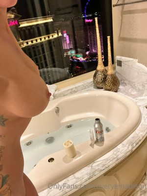 averyemadison Photo #13