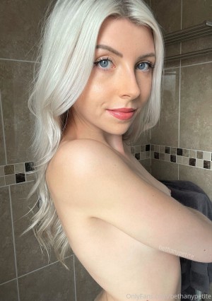 Bethanypetite Photo #22