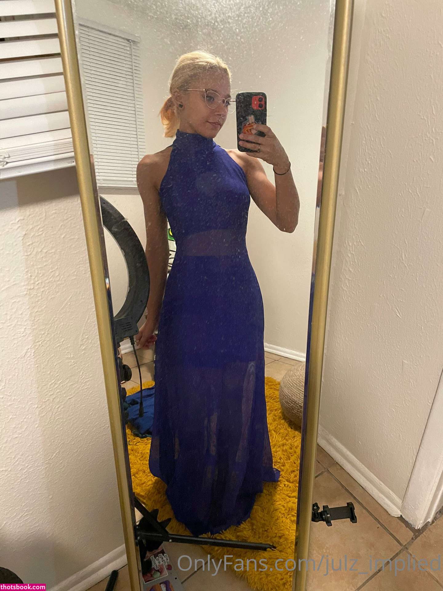 Julzimplied Photo #133