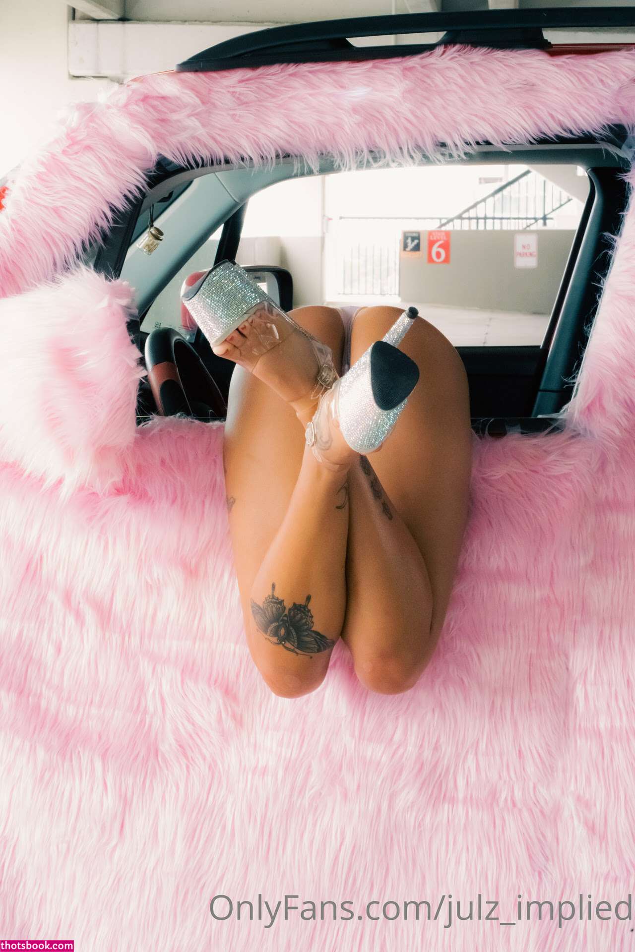 Julzimplied Photo #150