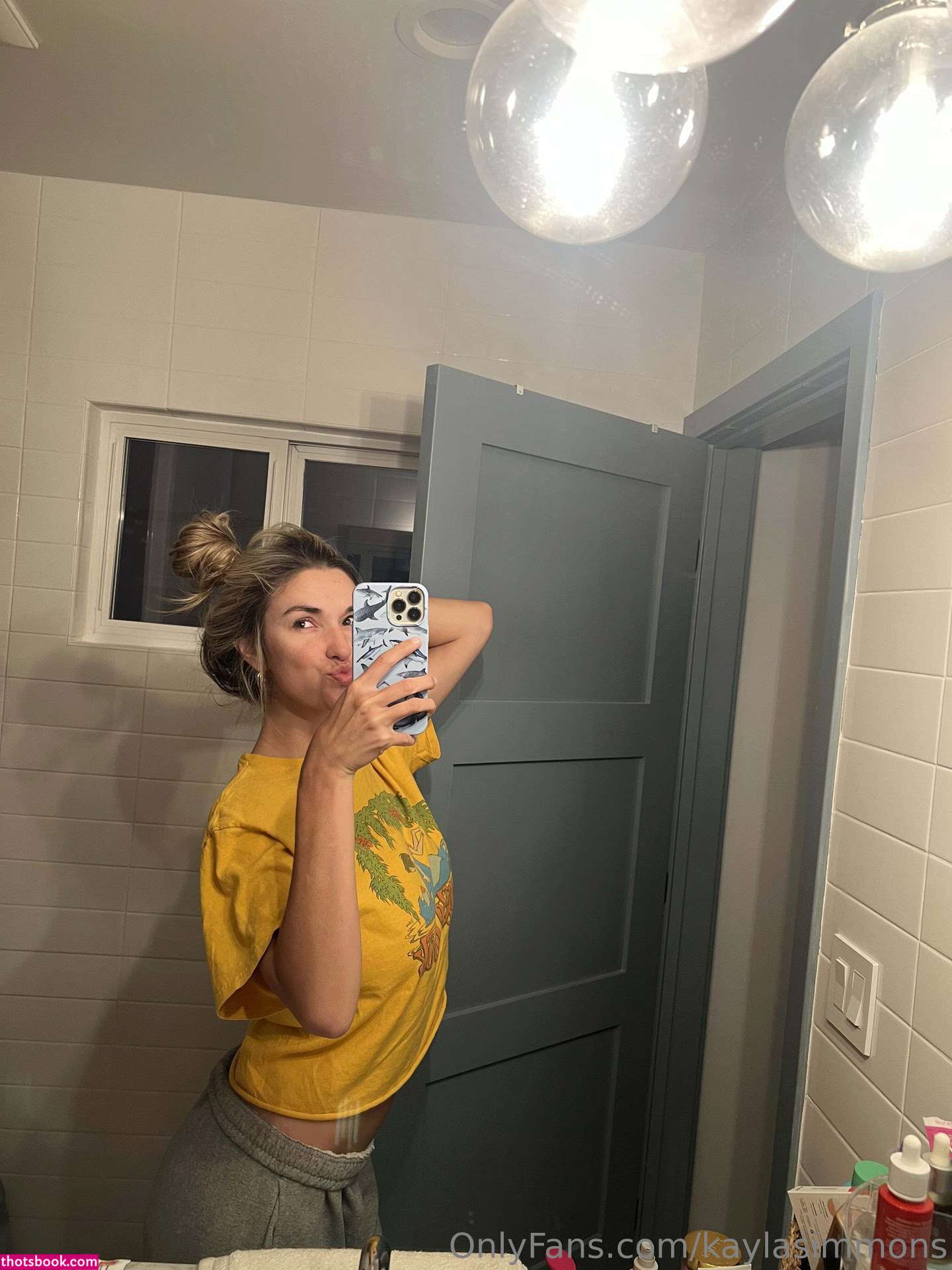 Kayla Simmons Photo #327