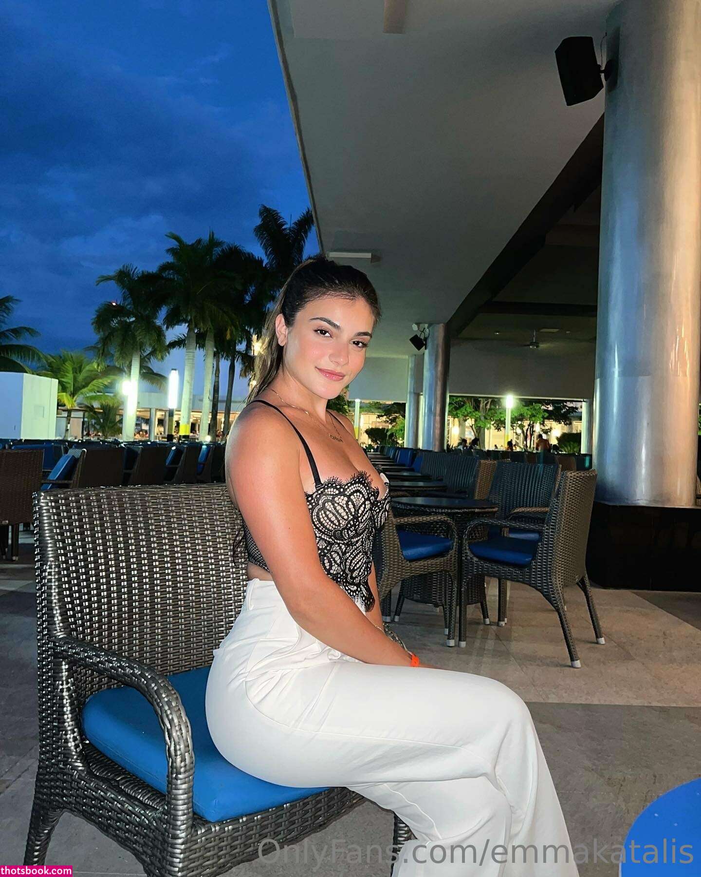 Emma Katalis Photo #7